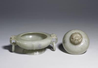 图片[3]-Jade incense burner with handles and floral decoration, Qing dynasty (1644-1911)-China Archive